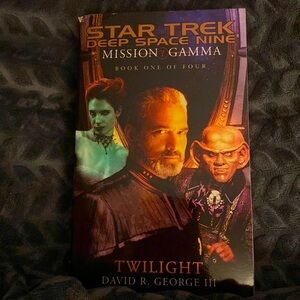 Vintage Star Trek Deep Space Nine Mission Gamma book